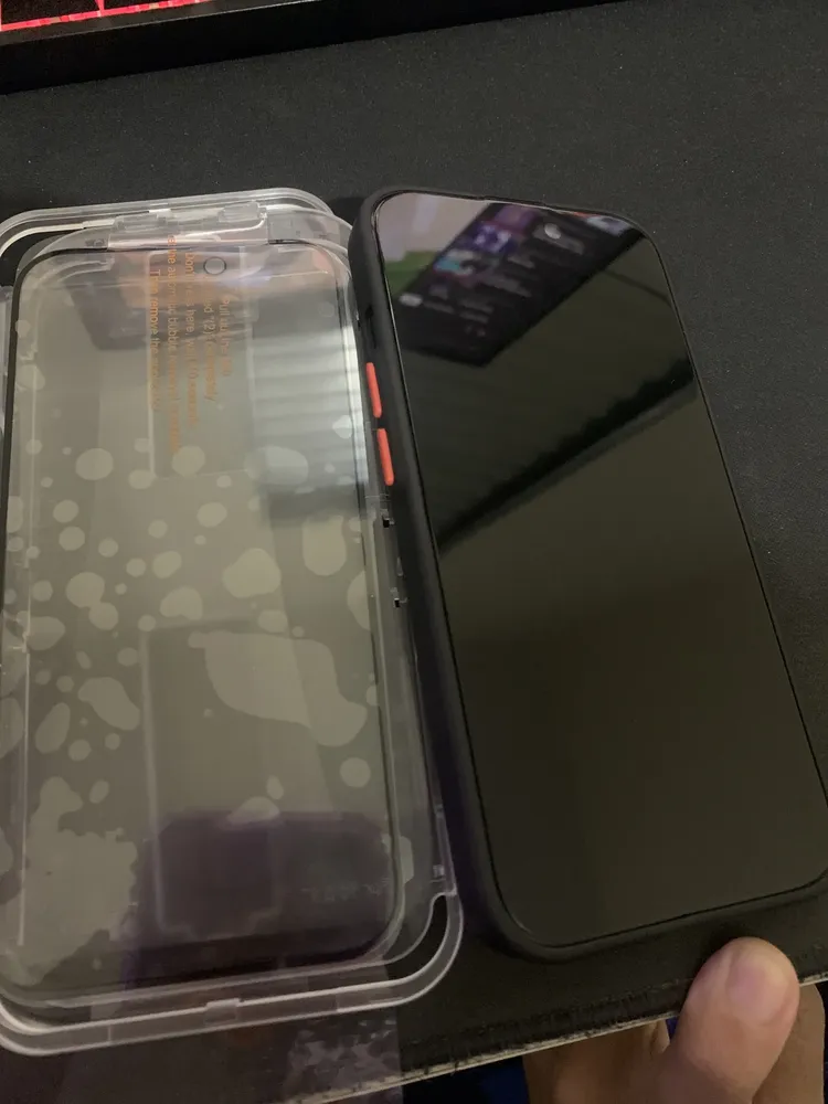 Película Crystal Armor aplicada no iPhone da cliente